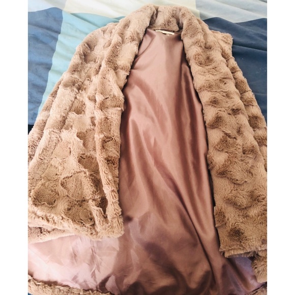 Soft Faux Fur Vest - Picture 5 of 6